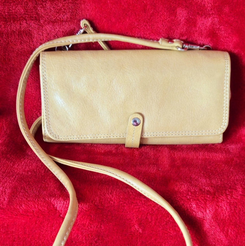 Fossil Light Tan Leather Tri-fold Wallet Crossbody Bag